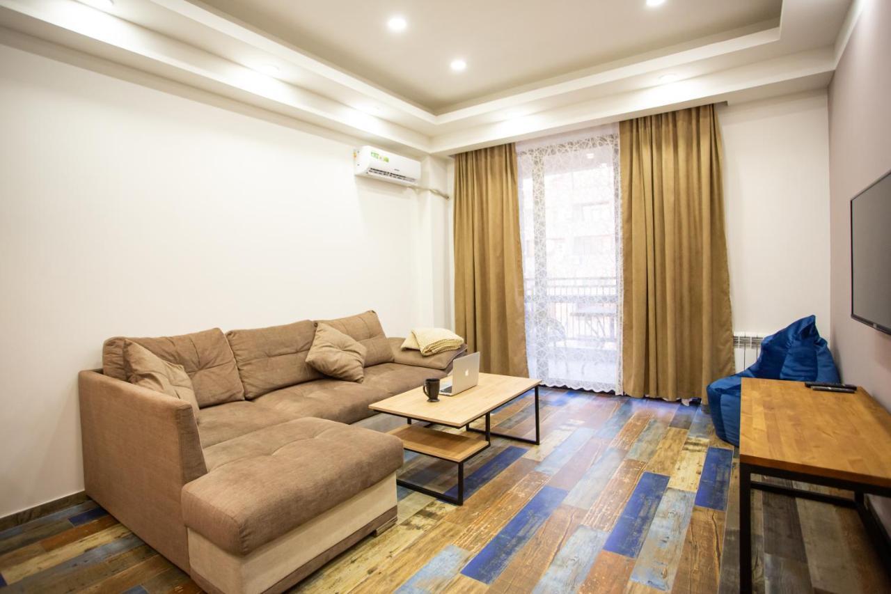 Fantastic Apartments Near Republic Square, Perfect Location, Mystreet Company Jerevan Buitenkant foto
