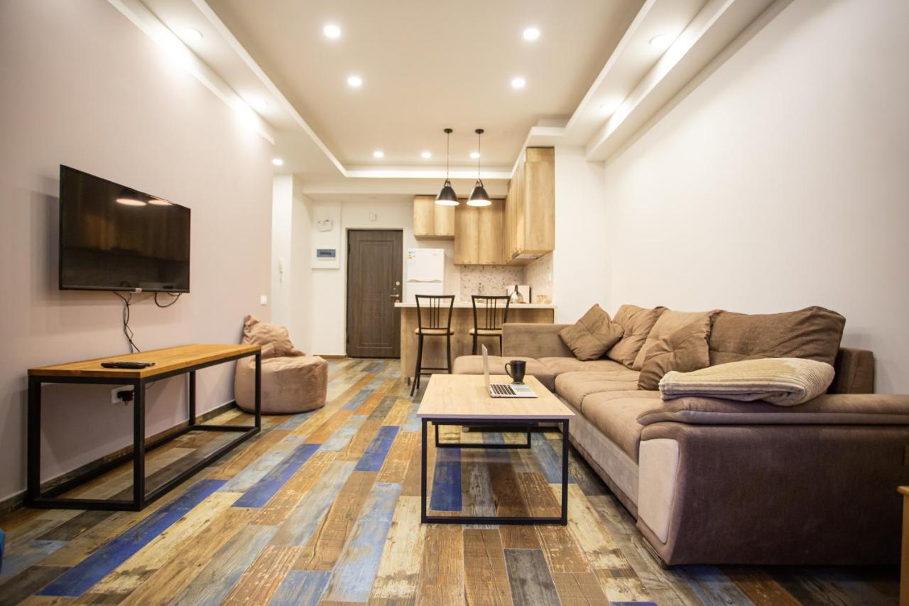 Fantastic Apartments Near Republic Square, Perfect Location, Mystreet Company Jerevan Buitenkant foto