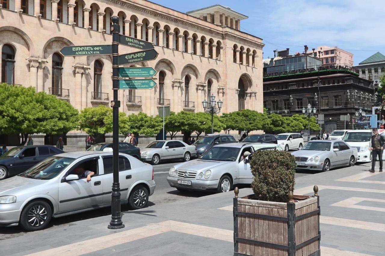 Fantastic Apartments Near Republic Square, Perfect Location, Mystreet Company Jerevan Buitenkant foto