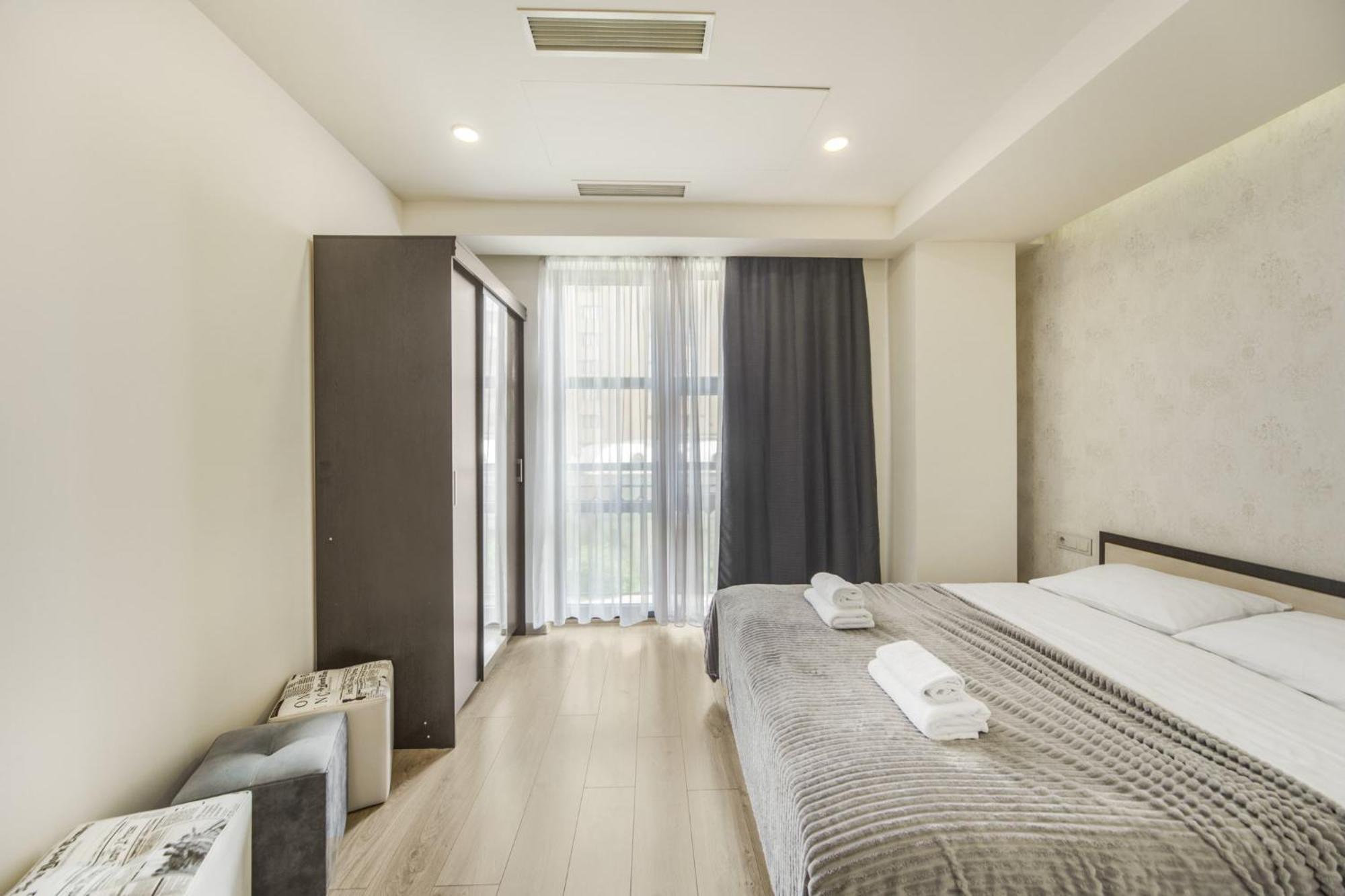 Fantastic Apartments Near Republic Square, Perfect Location, Mystreet Company Jerevan Buitenkant foto